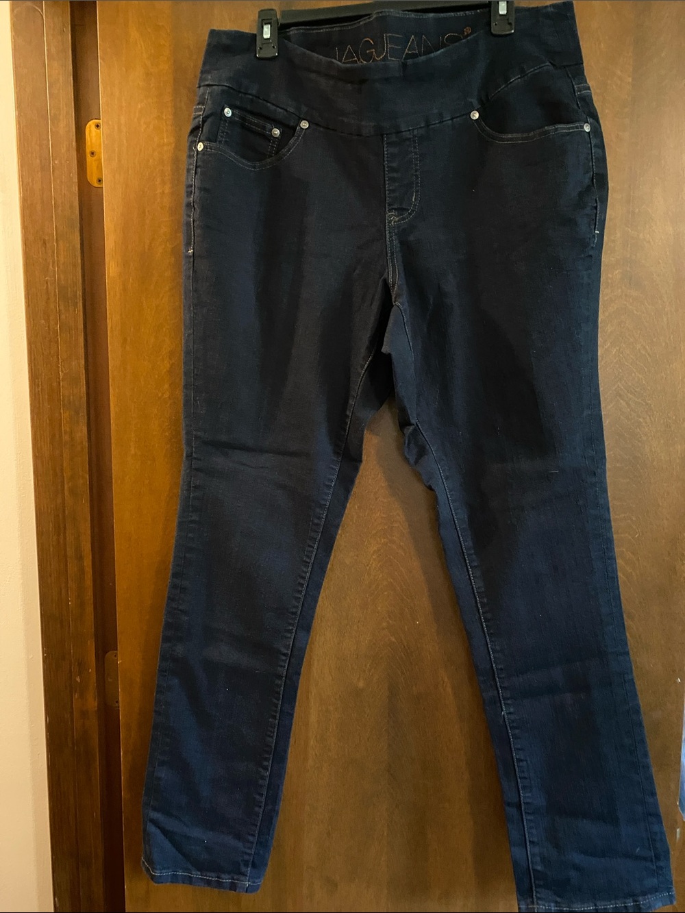 JAG JEANS dark wash stretch waist curvy fit. Boutique jeans. Ultra comfort.